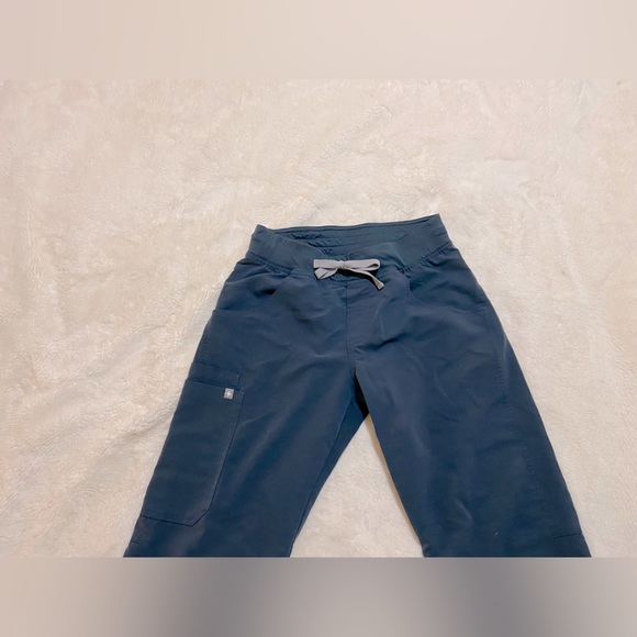 Figs Scrub bottoms XS in Dark Harbor - Picture 2 of 8